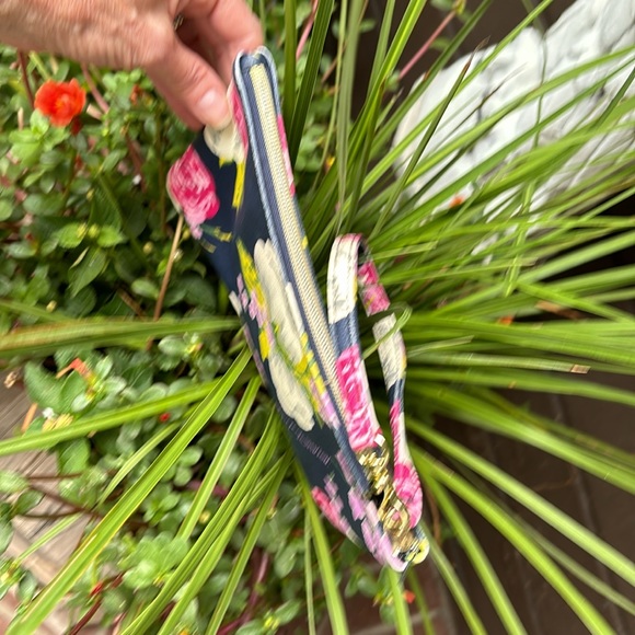 Betsey Johnson Floral Wristlet - Picture 4 of 6
